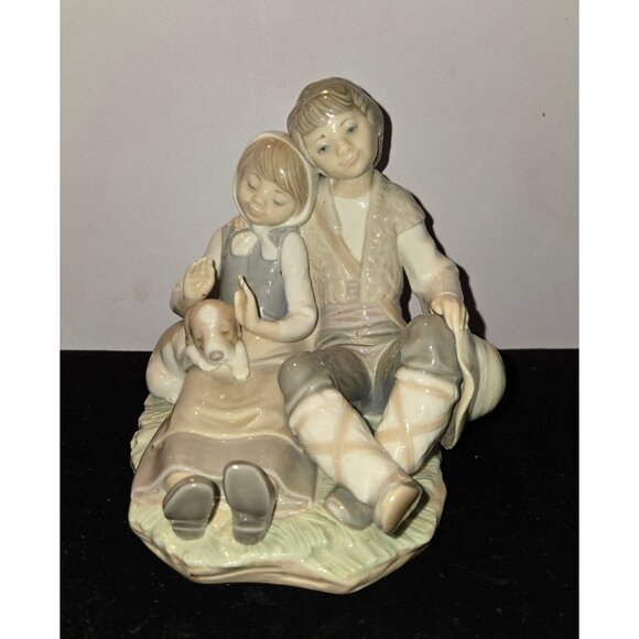 LLADRO "Friendship" 1230 Girl Boy With Puppy Porcelain- Lovely Condition, Mint - Picture 2 of 10